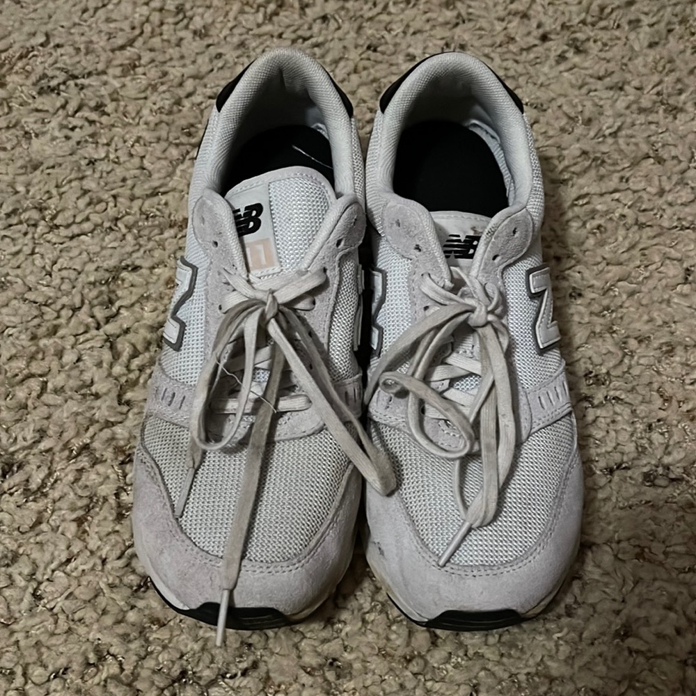 New Balance tennis shoes size 7